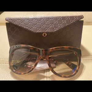 Gucci Cat Eye Optyl Frame Sunglasses Floral inner